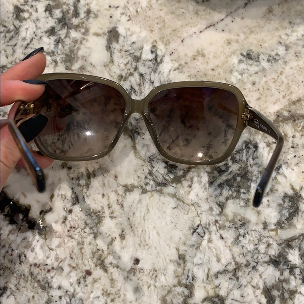 Coach sunglasses! With case! - Picture 4 of 4